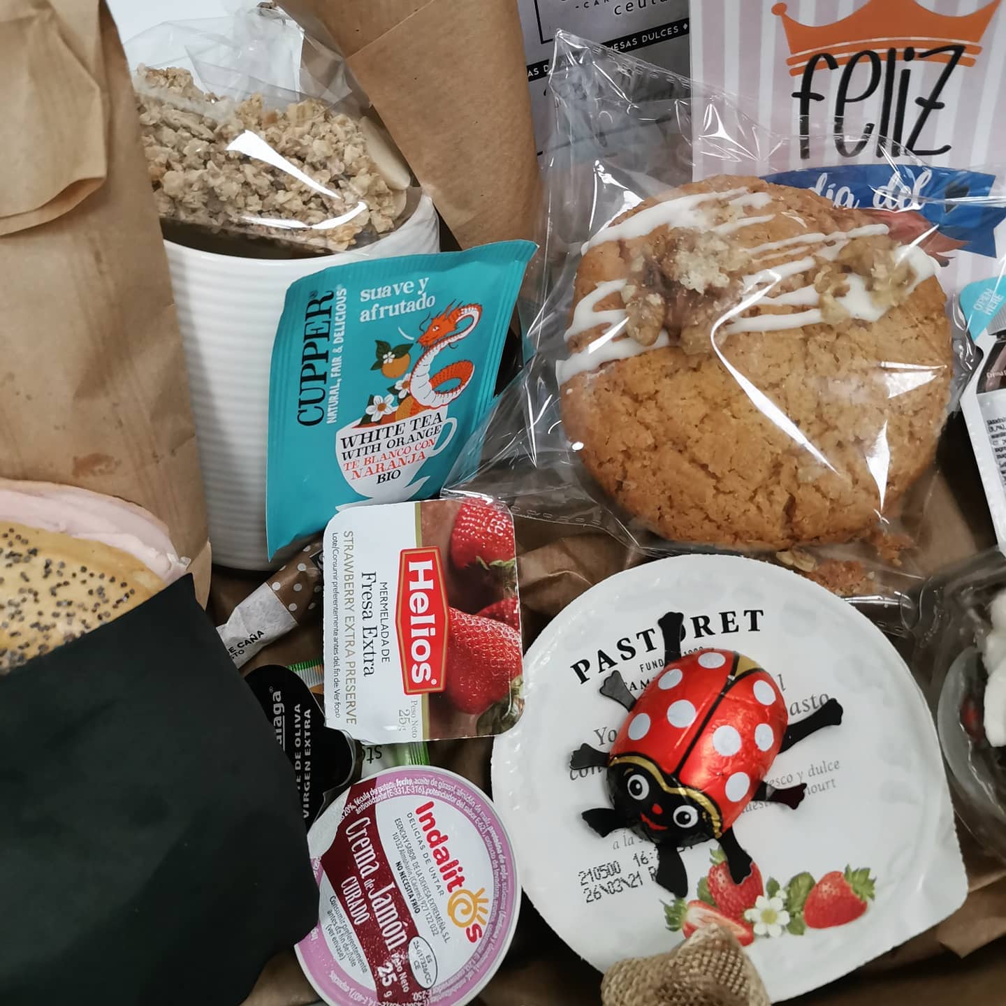 Cestas desayuno a domicilio para el Día del Padre en Ceuta. Le tartelier.